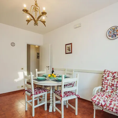 Apartamento La Rocchetta By Interhome